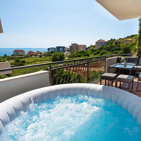 Rina With Heated Jacuzzi *