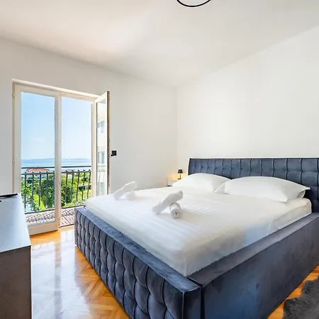 Rina With Heated Jacuzzi Apartment