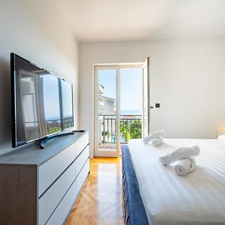 Appartement Rina With Heated Jacuzzi Split